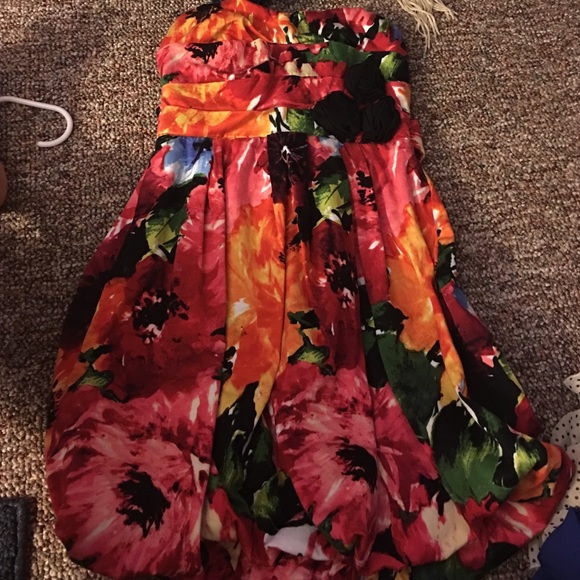 Party dress - Picture 1 of 3