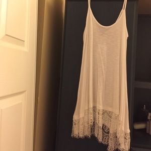 White loose spaghetti strapped tank top