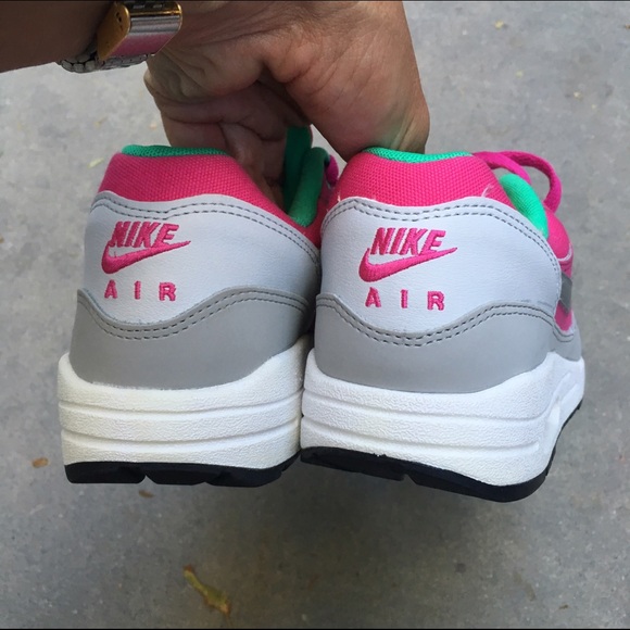 LAST PAIR 💕NWOB 💕 AIR MAX SZ 5 youth / 6.5 women - Picture 2 of 4