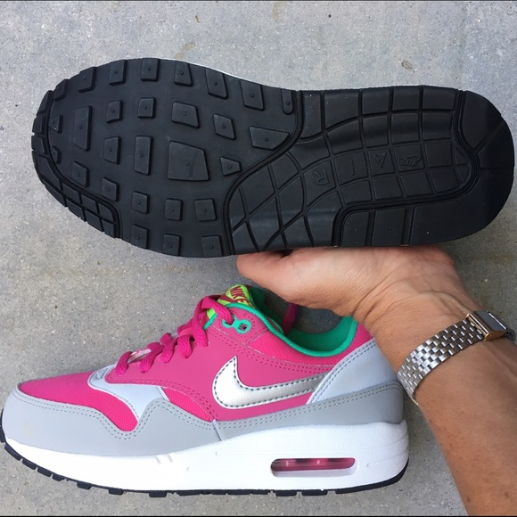 LAST PAIR 💕NWOB 💕 AIR MAX SZ 5 youth / 6.5 women - Picture 3 of 4