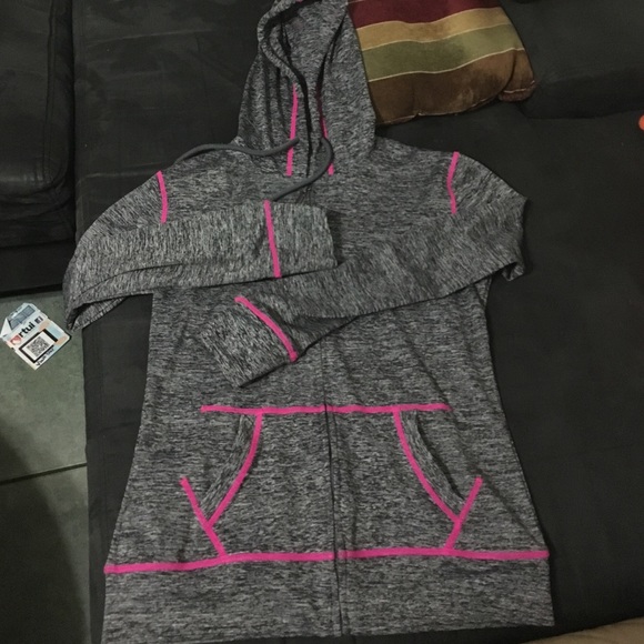 Track suit fits more like s-m - Picture 2 of 2