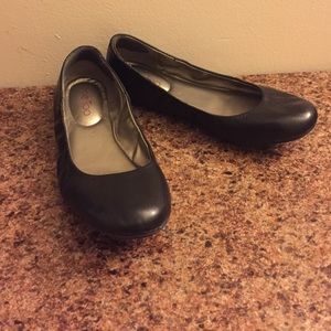Sz 9 Me Too black leather ballet flats