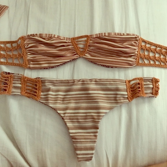Tan lines acacia set