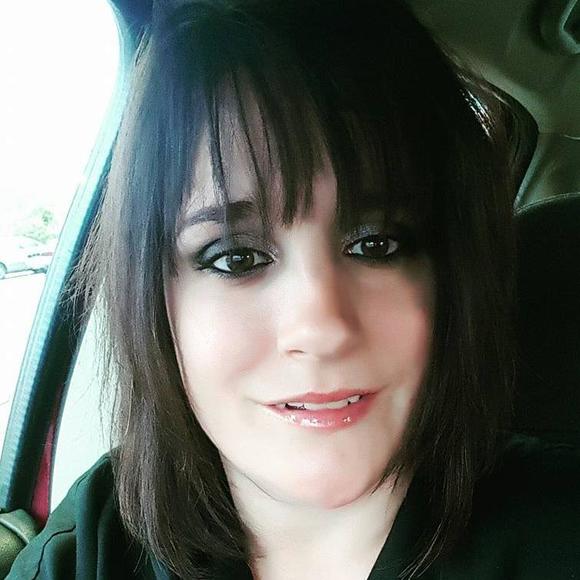 Meet your Posher, Cassandra - Picture 1 of 1