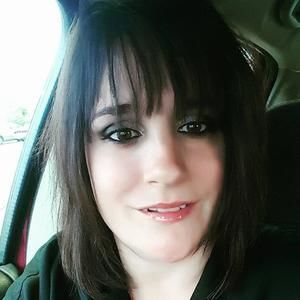 Meet your Posher, Cassandra