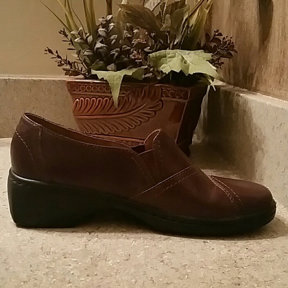 Shoes - Picture 2 of 3