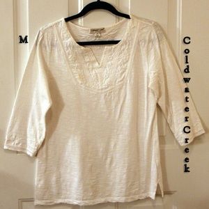 87% off retail!🌟 Darling top w/embroidered yoke🌟