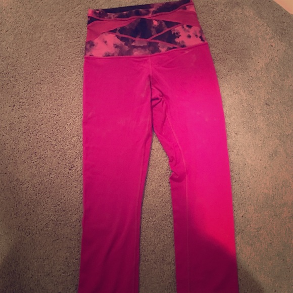 Lululemon wonder under crop pink pant