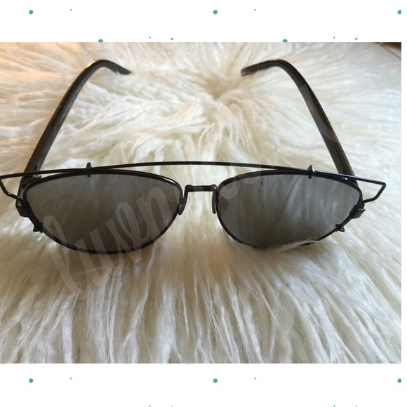 🎉HP🎉Black Pantos Sunnies w/ Flash Mirror Lens - Picture 3 of 4