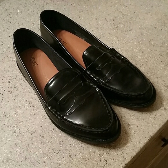 Shoes - Picture 2 of 3