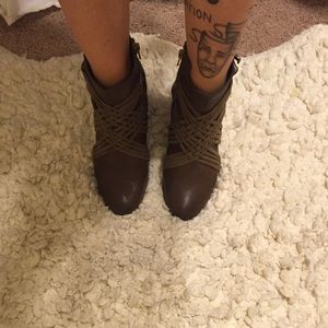 Deena & Ozzy brown wedge booties size 9