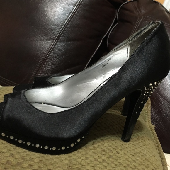 High heels - Picture 3 of 3
