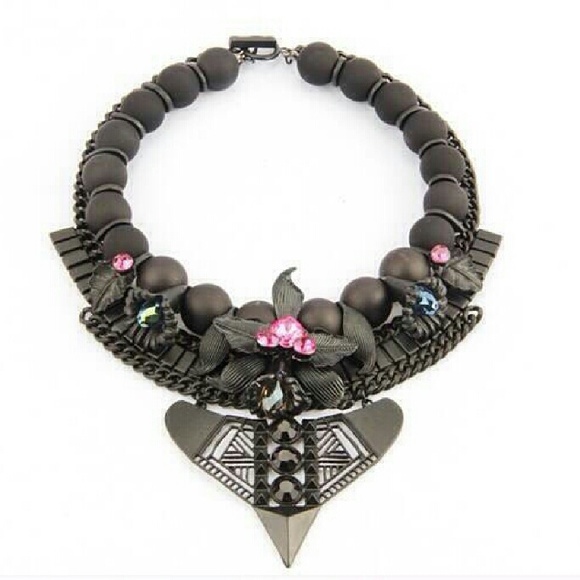 Vintage Floral Black Necklace