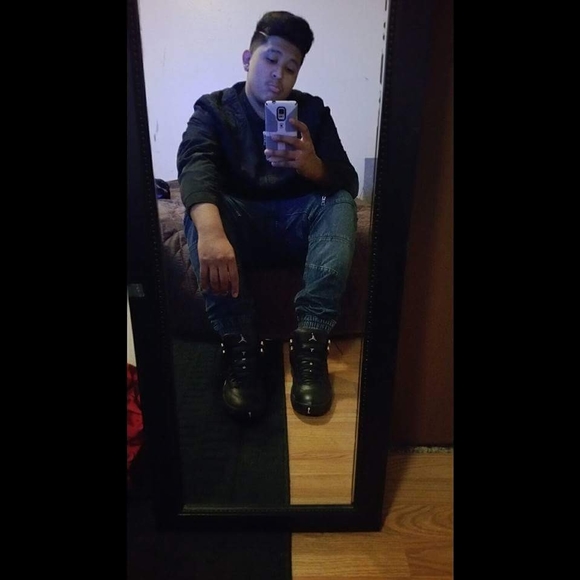 Meet your Posher, Luis - Picture 1 of 1