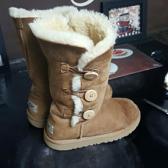 Childrens UGG Bailey Boots - Picture 2 of 4