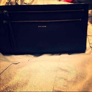 Authentic coach clutch/purse
