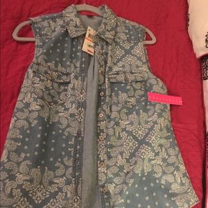 A Vest from Tinseltown.