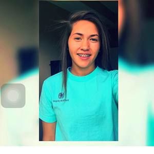 Meet your Posher, Chloe