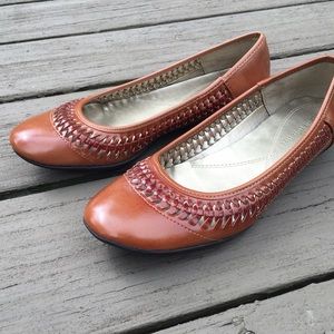 Naturalizer woven flats