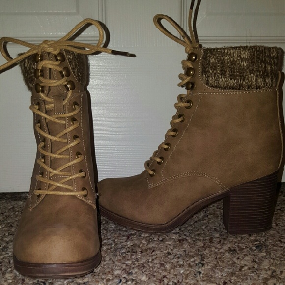 Knit Cuffed Booties