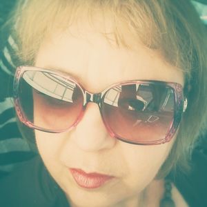 Meet your Posher, Isabel