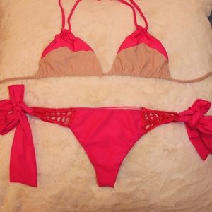Acacia Swimwear Uns top & Anini bottom