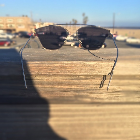 🆕Geometric mirrored sunnies - Picture 2 of 2
