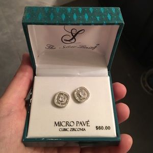 Cubic zirconium ear rings. Never worn
