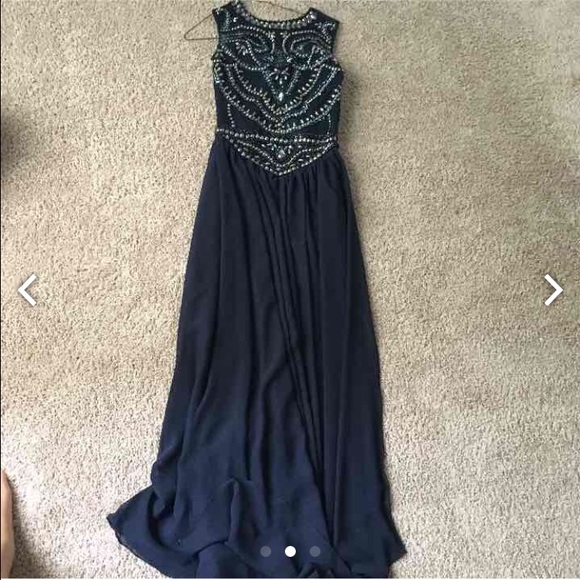 Sherri Hill prom dress - Picture 2 of 3