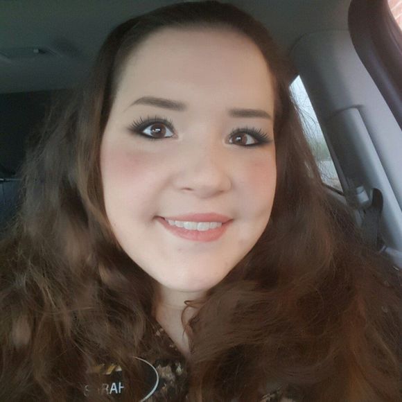 Meet your Posher, Sarah - Picture 1 of 1