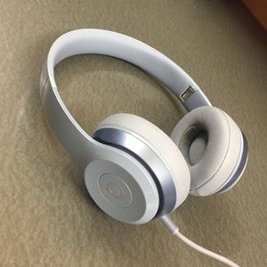beats by Dr. Dre solo headphones