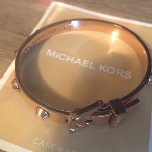 MK Buckle Bracelet 🍾