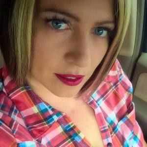 Meet your Posher, Dena