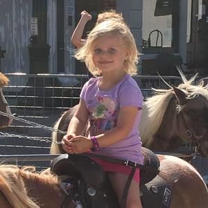 Meet your Posher, Becky