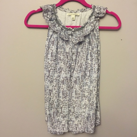 Size XS Banana Republic sleeveless blouse