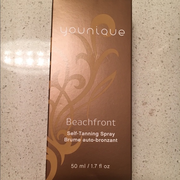 Younique self tanning spray