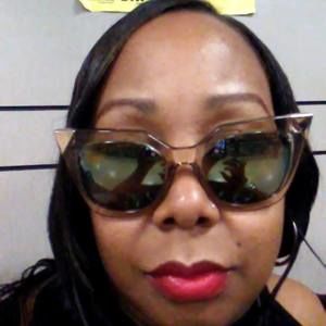 Meet your Posher, Delicia