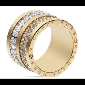 Michael Kors Two-toned barrel ring SOLD!