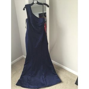 Vera Wang White Collection Dress NWT. Sz 6