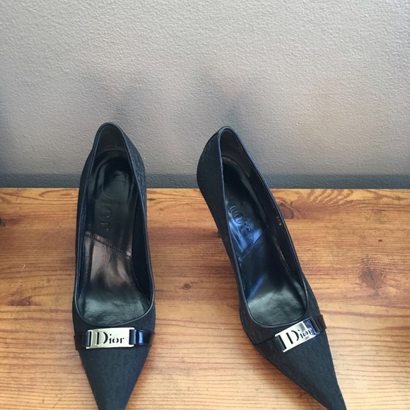 Dior shoes! Comes with box and dust bag