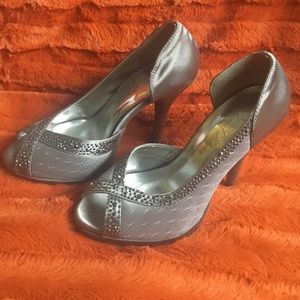 Size 5 STUNNING silver/grey peep toe heels
