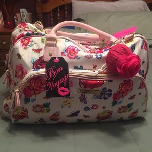 NWT Betsey Johnson Weekender Bag