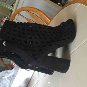 black chunky heel