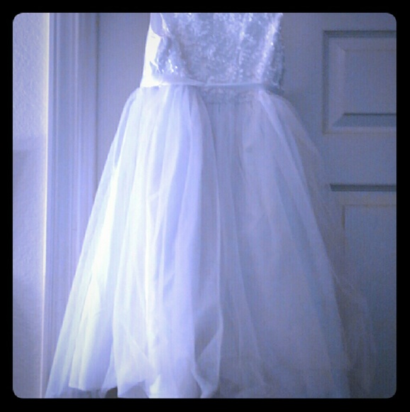 White flower girl wedding dress