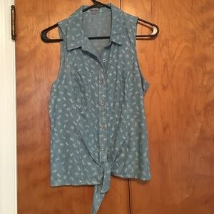 Charlotte Russe Sleeveless Tie Top