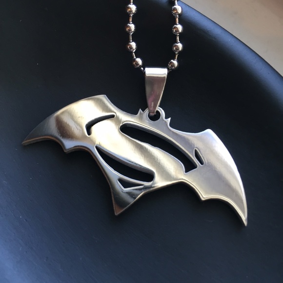 Batman Superman Necklace 16"-18" New Stainless - Picture 2 of 3