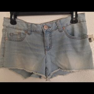 No Boundaries cut off short shorts