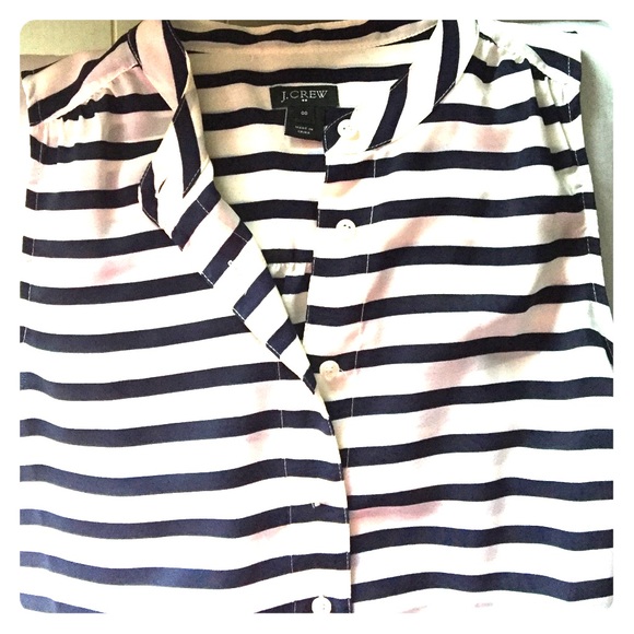 Nautical j. Crew sleeveless  blouse navy & white