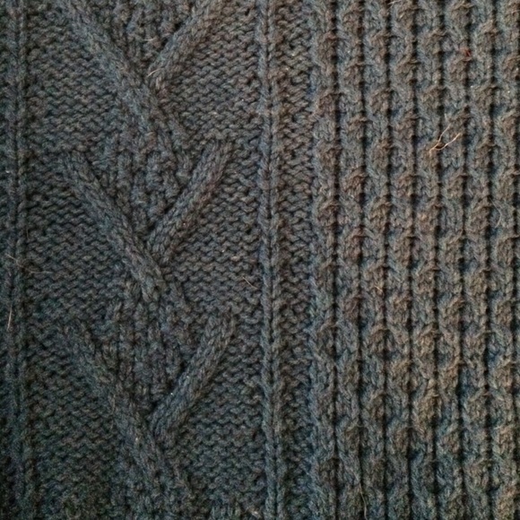 Gap Cableknit Sweater - Picture 2 of 4