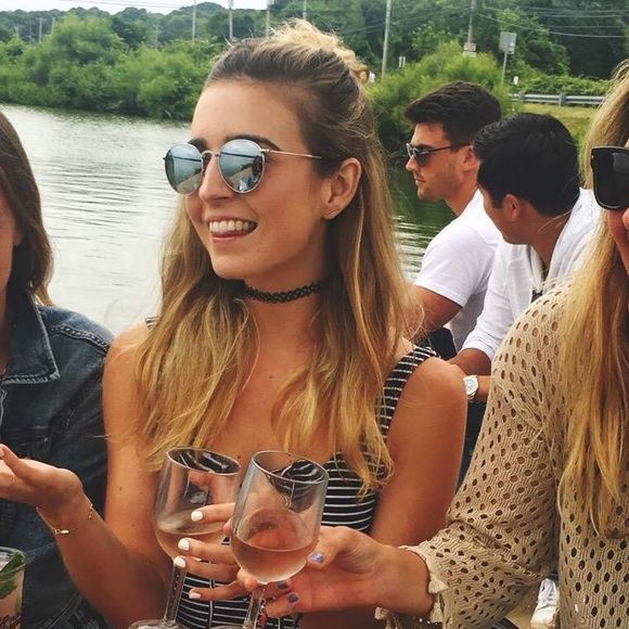 Meet your Posher, Katie - Picture 1 of 1